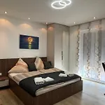 Lenti Düsseldorfer Apartment’s *