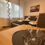 Lenti Düsseldorfer Apartment’s