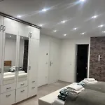 Lenti Düsseldorfer Apartment’s Privatunterkunft