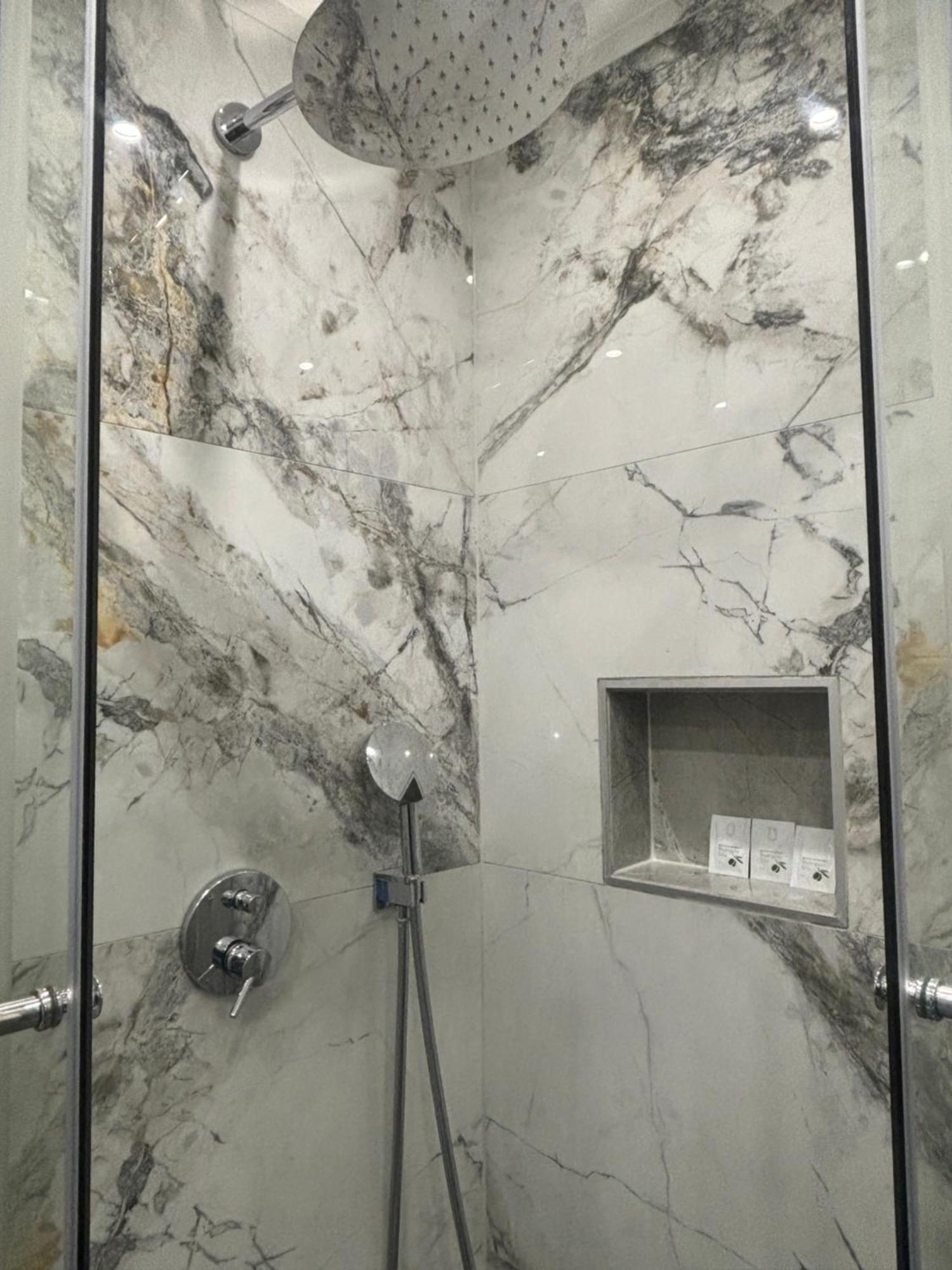 Lenti Düsseldorfer Apartment’s